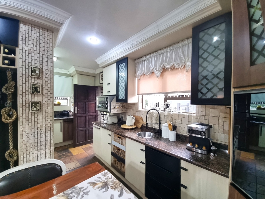 4 Bedroom Property for Sale in Boschdal North West